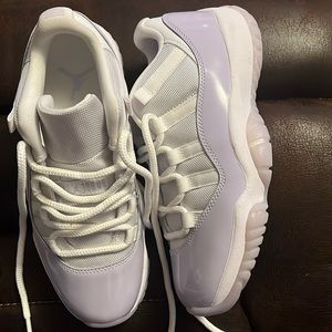 Women's Air Jordan 11 Retro Low "Pure Violet" Size:8- Never worn